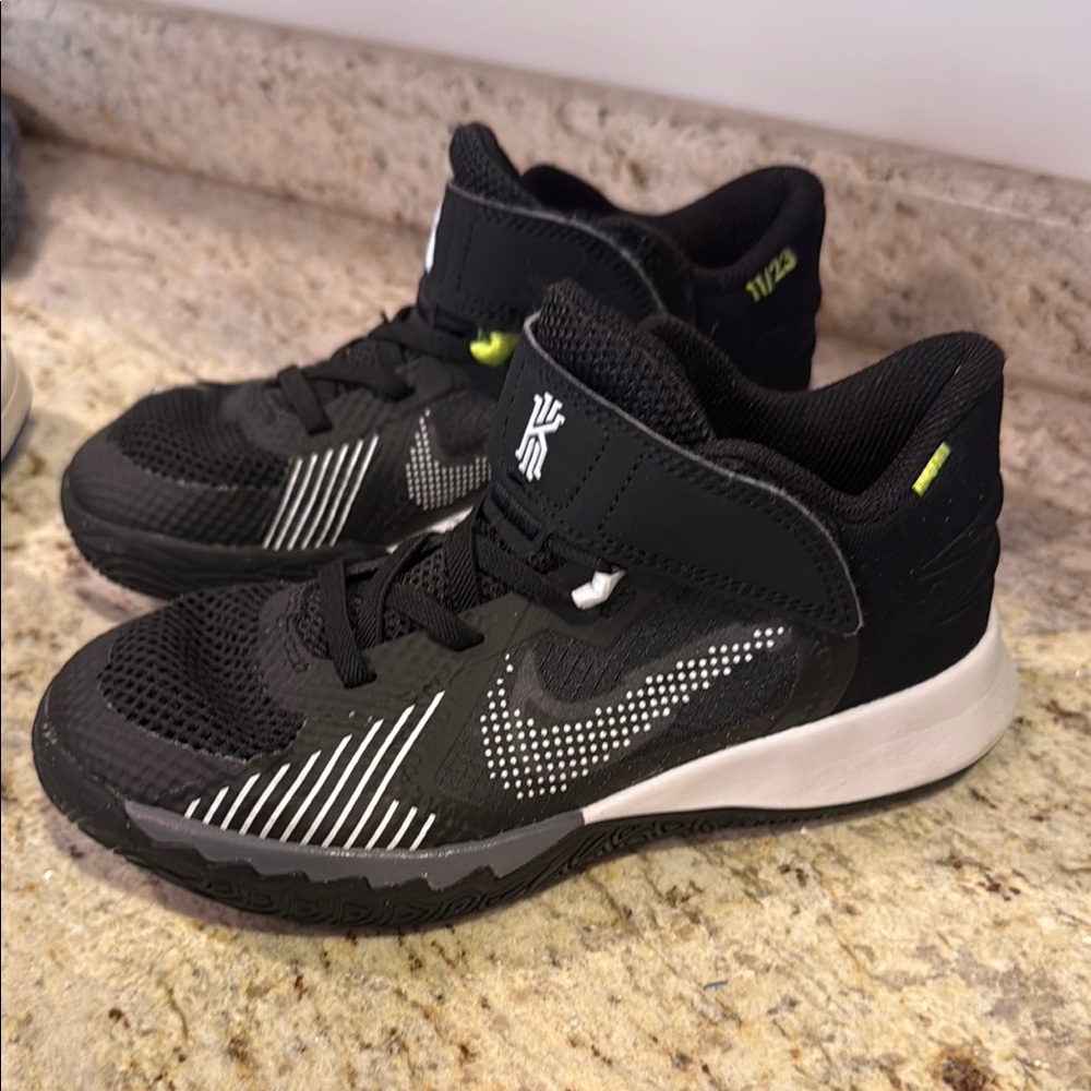 Nike Black basketball sneakers size 1Y “Kyrie Flytrap”